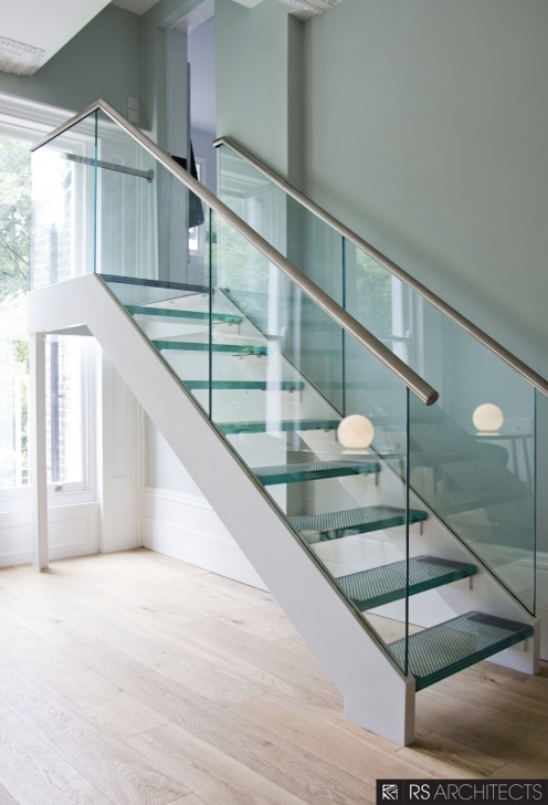 Simple Glass And Chrome Banisters Photo 618