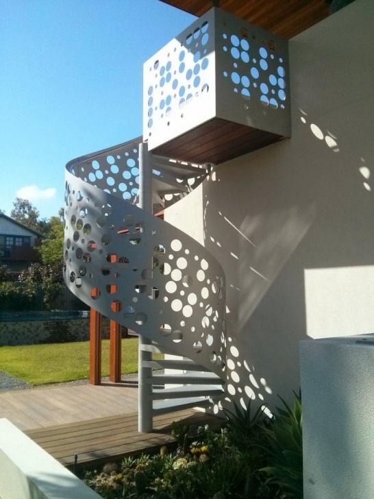 Stunning Enclosing Outdoor Staircase Picture 733